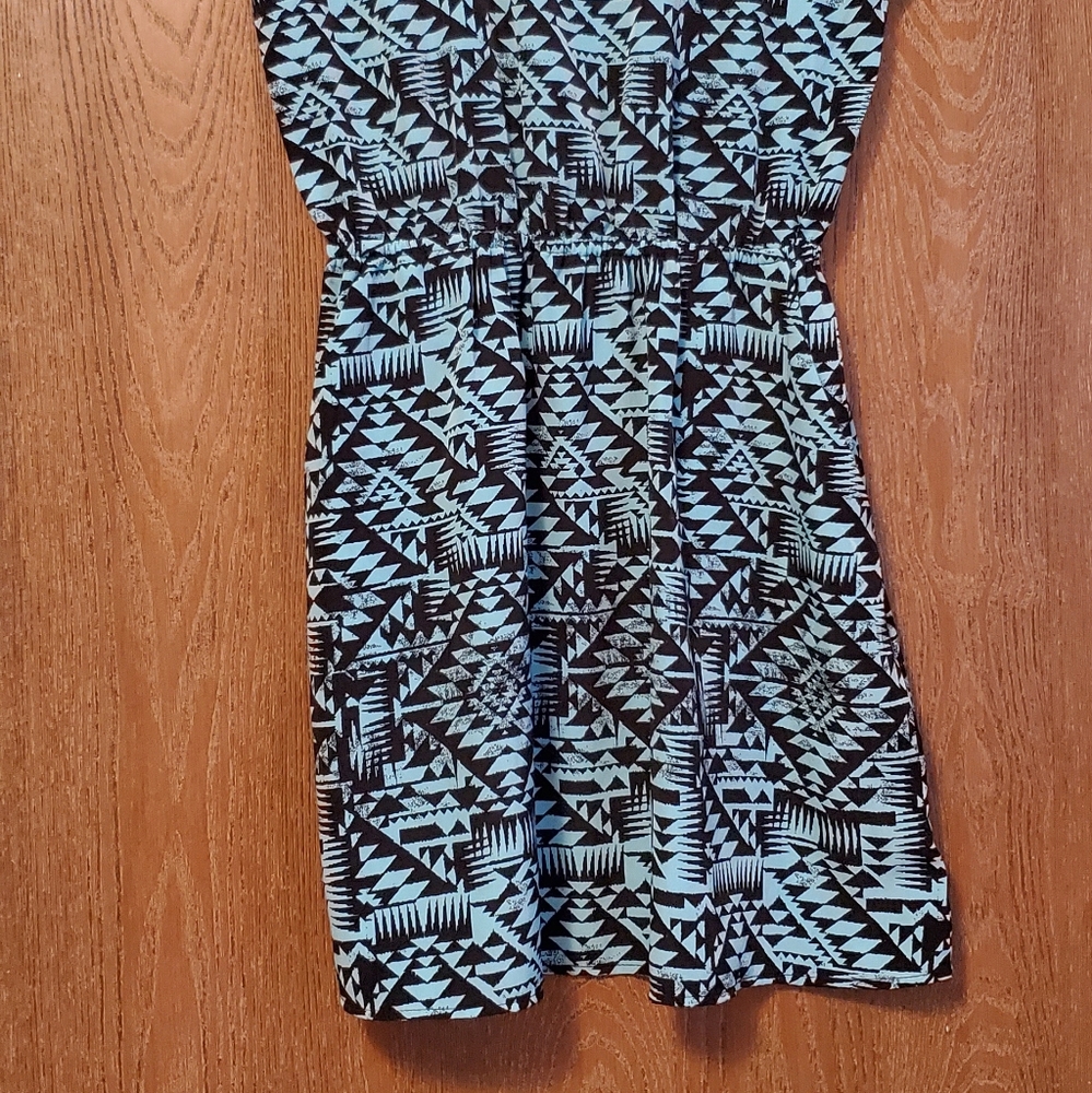 Aztec pattern dress - Picture 2 of 4